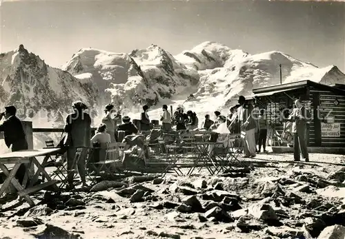 AK / Ansichtskarte Chamonix Terrasse du Brevent au fond Aiguille du Midi Mont Blanc du Tacul Mont Maudi Mont Blanc Kat. Chamonix Mont Blanc