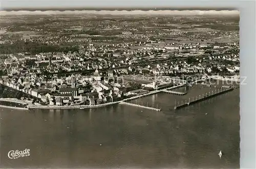 AK / Ansichtskarte Friedrichshafen Bodensee Fliegeraufnahme Hafenbahnhof Altstadt Kat. Friedrichshafen