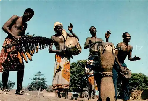 AK / Ansichtskarte Typen Afrika Tam Tam Performance 