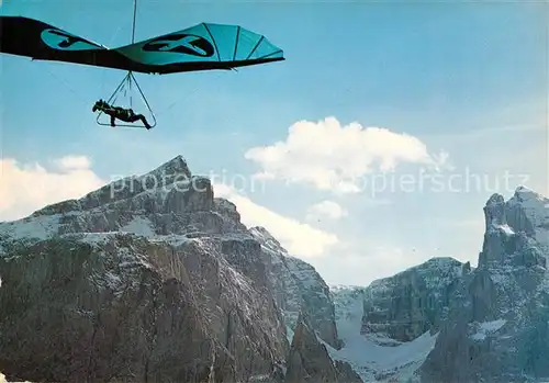 AK / Ansichtskarte Drachenflug Alta Badia Dolomiti Gruppo Sella Val Mezdi Kat. Flug