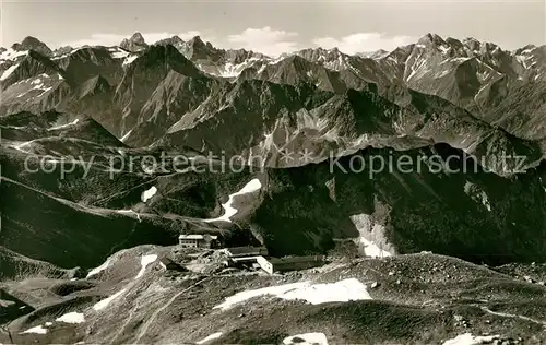 AK / Ansichtskarte Nebelhorn Edmund Probst Haus Berghaus Alpenpanorama Kat. Oberstdorf