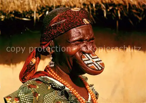 AK / Ansichtskarte Typen Afrika Platter Mouthed Woman 