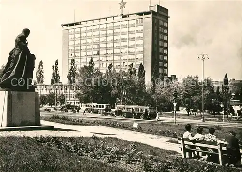 AK / Ansichtskarte Gottwaldov Tschechien Namesti Prace Kat. Zlin