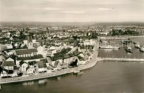 AK / Ansichtskarte Friedrichshafen Bodensee Uferstrasse Fliegeraufnahme Hafenbahnhof Kat. Friedrichshafen