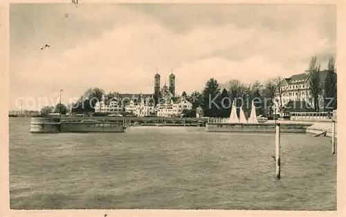 AK / Ansichtskarte Friedrichshafen Bodensee Schloss Yachthafen Kurgartenhotel Kat. Friedrichshafen