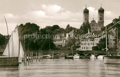 AK / Ansichtskarte Friedrichshafen Bodensee Schlosskirche Seehof Segelboothafen Kat. Friedrichshafen