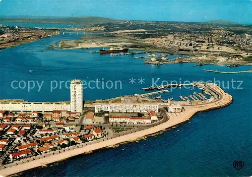 AK / Ansichtskarte Port de Bouc Fliegeraufnahme mit Hafen  Kat. Port de Bouc