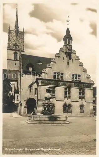 AK / Ansichtskarte Friedrichshafen Bodensee Rathaus Zeppelinbrunnen Kat. Friedrichshafen