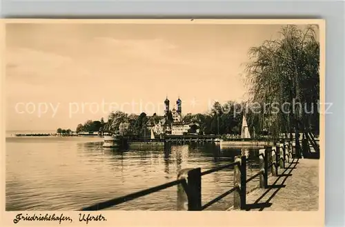 AK / Ansichtskarte Friedrichshafen Bodensee Schloss Uferstrasse Kat. Friedrichshafen