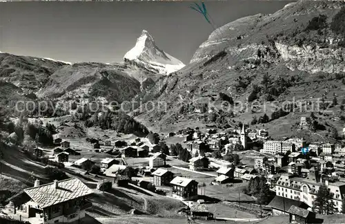 AK / Ansichtskarte Zermatt VS Gesamtansicht mit Matterhorn Walliser Alpen Kat. Zermatt