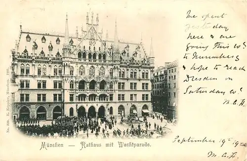 AK / Ansichtskarte Muenchen Rathaus Wachparade Kat. Muenchen