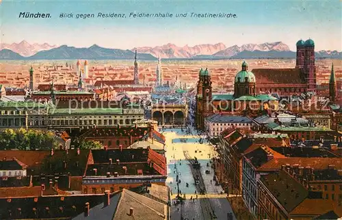 AK / Ansichtskarte Muenchen Blick auf Residenz Feldherrnhalle und Theatinerkirche Kat. Muenchen