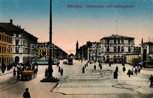 AK / Ansichtskarte Muenchen Odeonsplatz mit Ludwigstrasse Kat. Muenchen