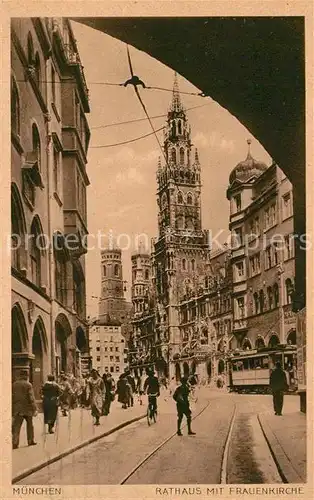 AK / Ansichtskarte Muenchen Rathaus mit Frauenkirche Kat. Muenchen