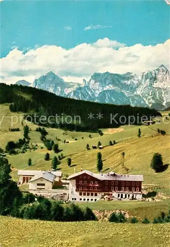 AK / Ansichtskarte Hintermoos Pinzgau Berghotel Landschaftspanorama Alpen Kat. Maria Alm Steinernen Meer