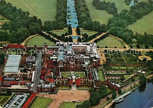 AK / Ansichtskarte Middlesex Hampton Court Palace air view Kat. Enfield