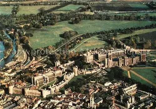 AK / Ansichtskarte Windsor Castle Fliegeraufnahme Kat. City of London