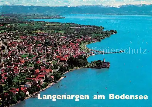 AK / Ansichtskarte Langenargen Bodensee Fliegeraufnahme Schloss Hafen Kat. Langenargen