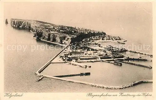 AK / Ansichtskarte Helgoland Fliegeraufnahme vor Zerstoerung des Hafens Kat. Helgoland