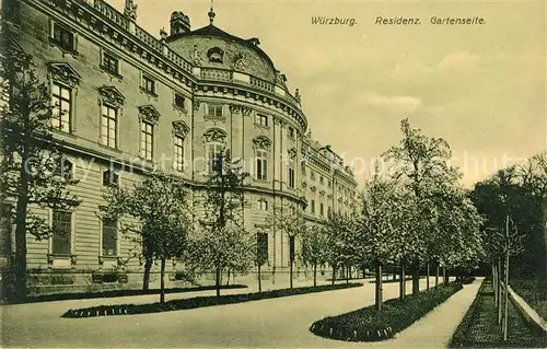 AK / Ansichtskarte Wuerzburg Residenz Hofgarten Kat. Wuerzburg