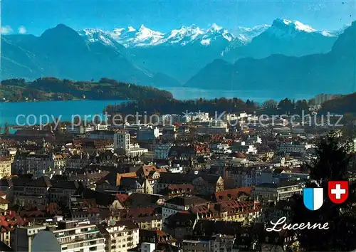 Luzern Vierwaldstaettersee Stadtpanorama mit Alpen