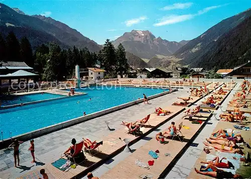 Mayrhofen Zillertal Freibad Blick gegen Gruenberg Zillertaler Alpen Kat. Mayrhofen