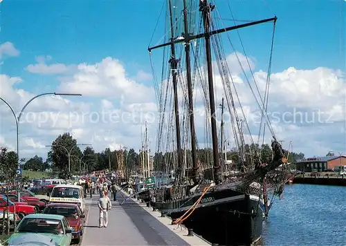 AK / Ansichtskarte Buesum Nordseebad Fischereihafen Kat. Buesum