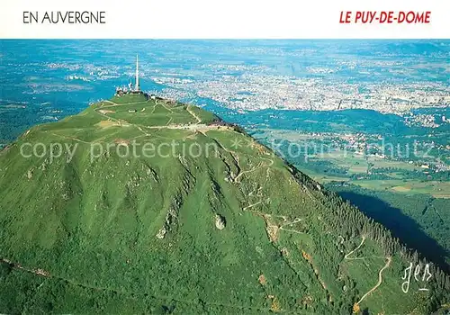 Le Puy de Dome et Clermont Ferrand en arriere plan vue aerienne Kat. Ceilloux