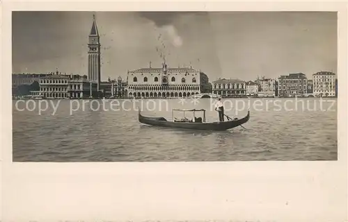 AK / Ansichtskarte Venedig Venezia Dogenpalast Markusplatz Gondel Kat. 