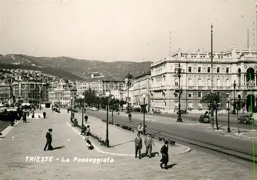 AK / Ansichtskarte Trieste La Passeggiata Kat. Trieste