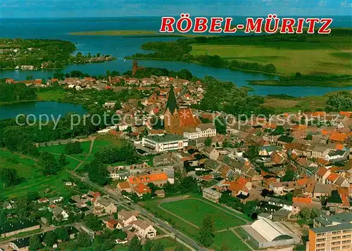 Roebel Mueritz Stadtansicht mit St Nikolei Kirche und St Marien Kirche Mecklenburgische Seenplatte Fliegeraufnahme Kat. Roebel Mueritz