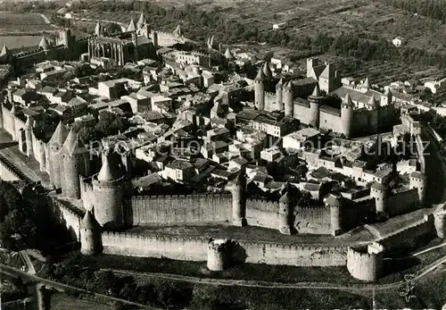 AK / Ansichtskarte Carcassonne Vue aerienne densemble de la Cite Kat. Carcassonne