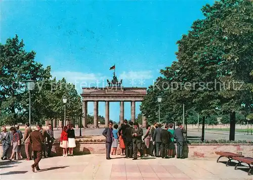 AK / Ansichtskarte Berlin Brandenburger Tor Pariser Platz Kat. Berlin