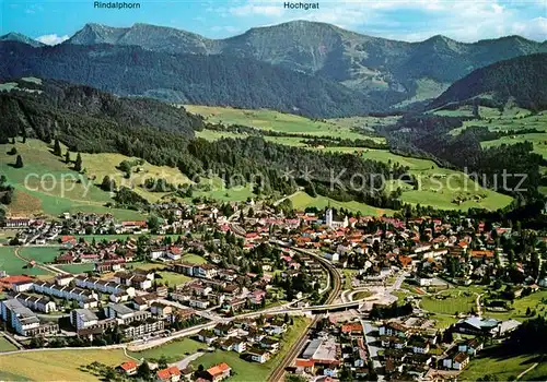 AK / Ansichtskarte Oberstaufen Fliegeraufnahme mit Hochgrat und Rindalphorn Kat. Oberstaufen