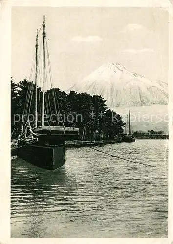 AK / Ansichtskarte Honshu Japanische Kuestenlandschaft im Hintergrund der Fuji Vulkan