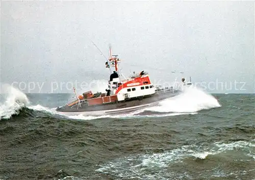 AK / Ansichtskarte Motorboote Seenotkreuzer mit Tochterboot Theodor Heuss  Kat. Schiffe