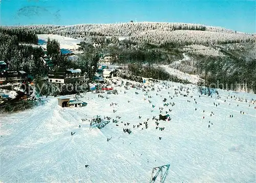 AK / Ansichtskarte Neuastenberg Blick auf Kahlen Asten Wintersportplatz Fliegeraufnahme Kat. Winterberg