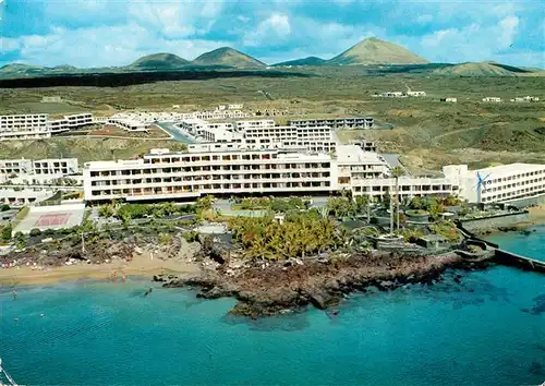 AK / Ansichtskarte Puerto del Carmen Fliegeraufnahme Hotel Los Fariones Kat. Tias Lanzarote