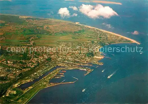 AK / Ansichtskarte Cuxhaven Nordseebad Fliegeraufnahme Straende Hafen Kat. Cuxhaven