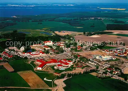 AK / Ansichtskarte Goehren Lebbin Land Fleesensee Robinson Club Radisson Schlosshotel Therme Dorfhotel Mecklenburgische Seenplatte Fliegeraufnahme Kat. Goehren Lebbin