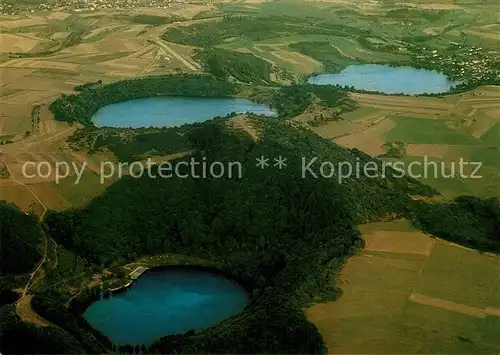 AK / Ansichtskarte Gemuendener Maar Fliegeraufnahme Weinfelder Maar Schalkenmehrer Maar Gemuendener Maar Kat. Schleiden