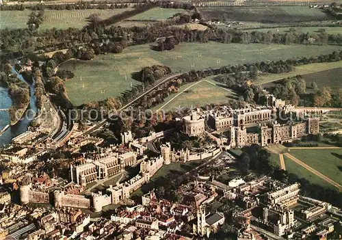 AK / Ansichtskarte Windsor Castle Fliegeraufnahme Windsor Castle Kat. City of London