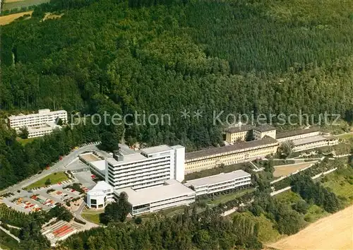 AK / Ansichtskarte Hoexter Weser Weserbergland Klinik Fliegeraufnahme Hoexter Weser Kat. Hoexter