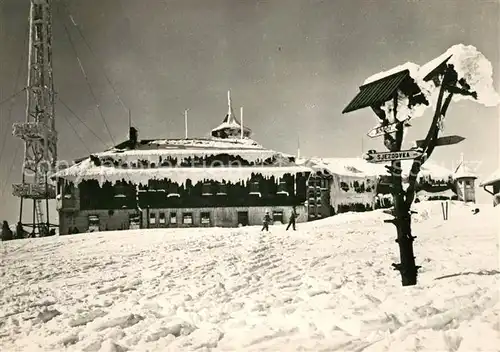 AK / Ansichtskarte Krusne Hory Hotel na Klinovci Berghotel Mont Klinovec im Winter Krusne Hory Kat. Tschechische Republik