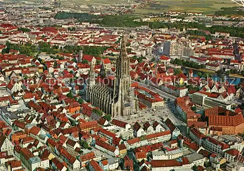 Ulm Donau Stadtzentrum Muenster Hoechster Kirchturm der Erde Fliegeraufnahme Ulm Donau Kat. Ulm