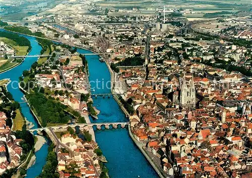 Regensburg 2000jaehrige Stadt an der Donau Fliegeraufnahme Regensburg Kat. Regensburg