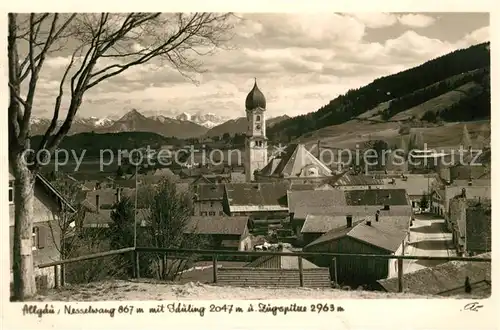 AK / Ansichtskarte Nesselwang mit Saeuling und Zugspitze Nesselwang Kat. Nesselwang