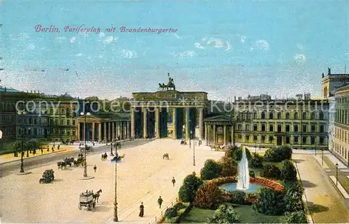 AK / Ansichtskarte Berlin Pariserplatz mit Brandenburgertor Berlin Kat. Berlin