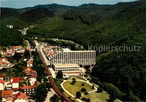 AK / Ansichtskarte Bad Lauterberg Fliegeraufnahme Promenade mit Hotel udn Kurzentrum Bad Lauterberg Kat. Bad Lauterberg im Harz