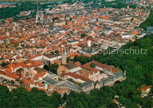 AK / Ansichtskarte Regensburg Fliegeraufnahme Schloss der Fuersten Thurn Basilika St. Emmeram Regensburg Kat. Regensburg